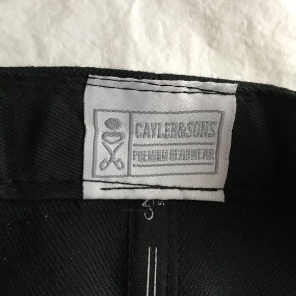 NWOT CAYLER & SONS BK NY Open Hands Snapback Cap Hat Black Grey White - Picture 8 of 8
